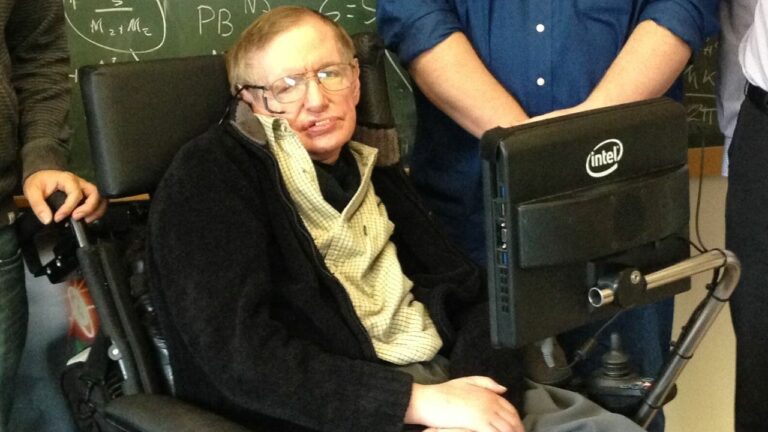 Stephen Hawking’s chilling 1 rule for humans to avoid total extinction