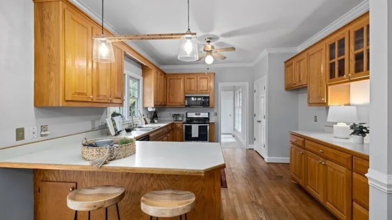 If your kitchen has one of these 5 details, it was probably remodeled in the 1980s